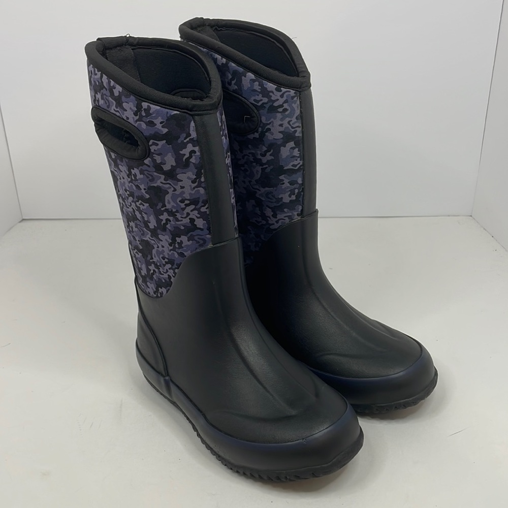 New Child Lone Cone Cloudy Blue/Black Camo Insulated Neoprene MudBoot Size 11 T